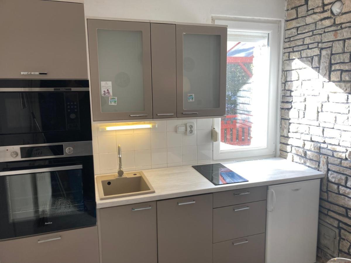 Siraly Apartman Balatonfuzfo Exterior photo